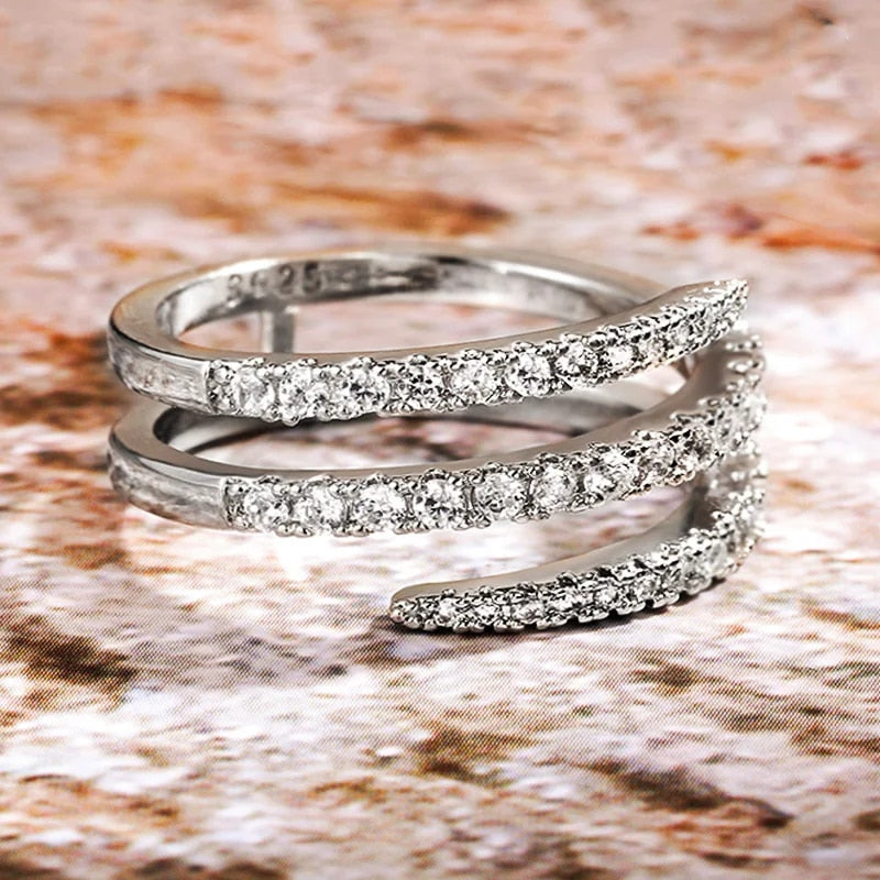 Brianna | Elegant Spiral Pave Ring