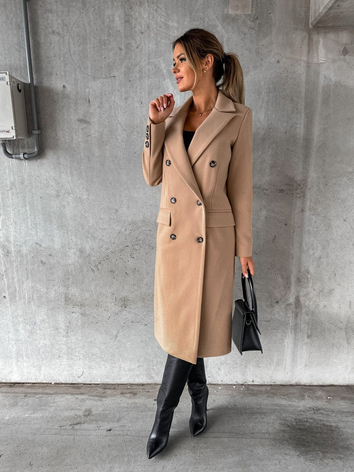 Aura | Elegant Coat