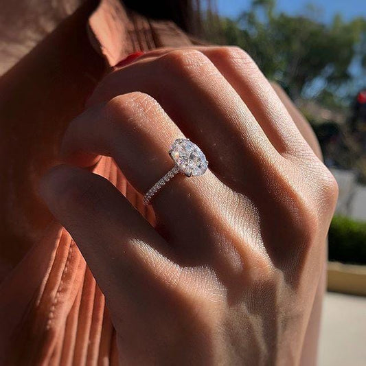 Bea | Stunning Oval Cut Ring