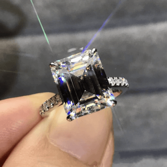 Ava | Elegant Emerald Cut Ring
