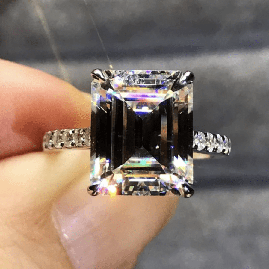 Ava | Elegant Emerald Cut Ring