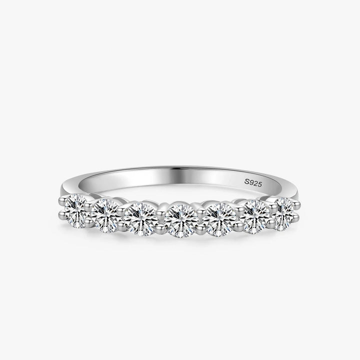 Babette | Sparkling Round Band Ring