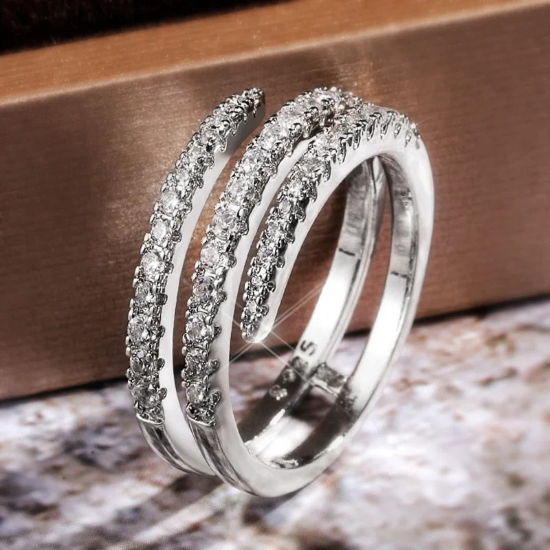 Brianna | Elegant Spiral Pave Ring