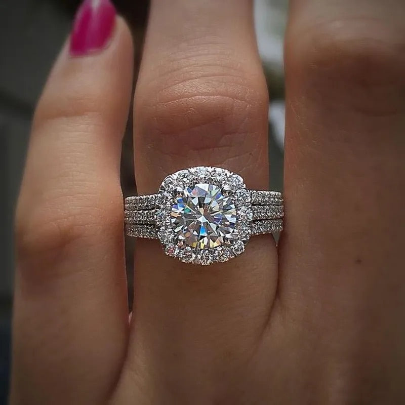Birdie | Elegant Cushion Cut Ring
