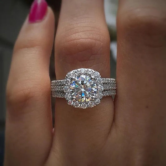Birdie | Elegant Cushion Cut Ring