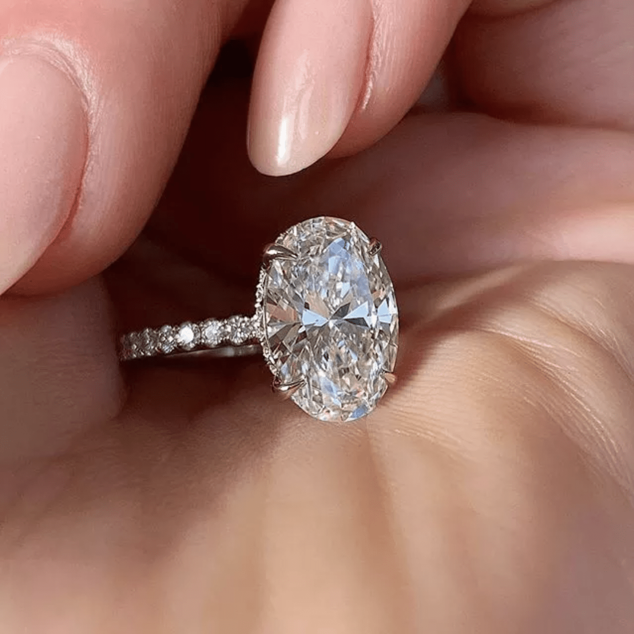Bea | Stunning Oval Cut Ring